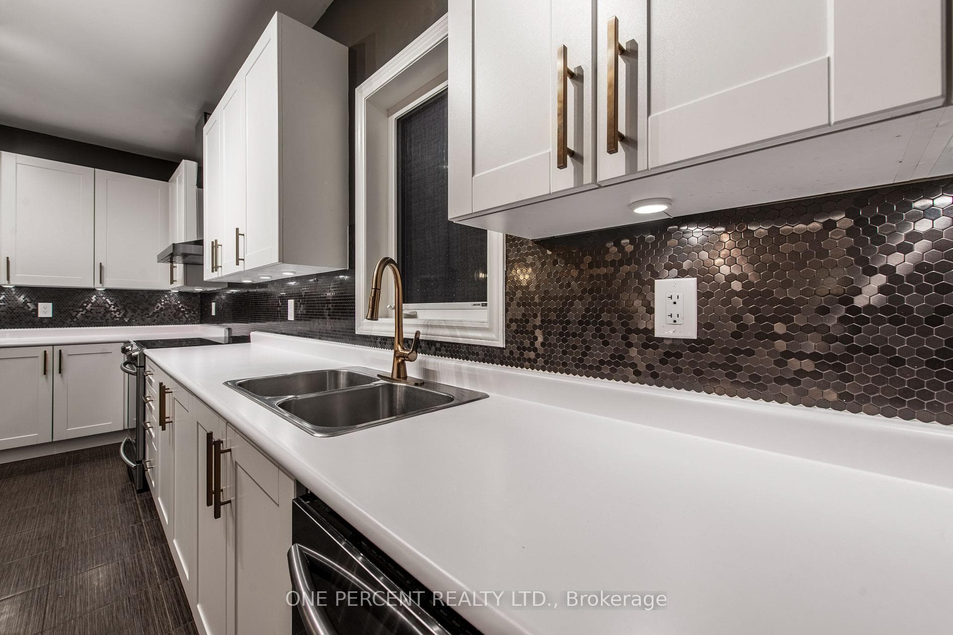 31 Courtney Street photo 15