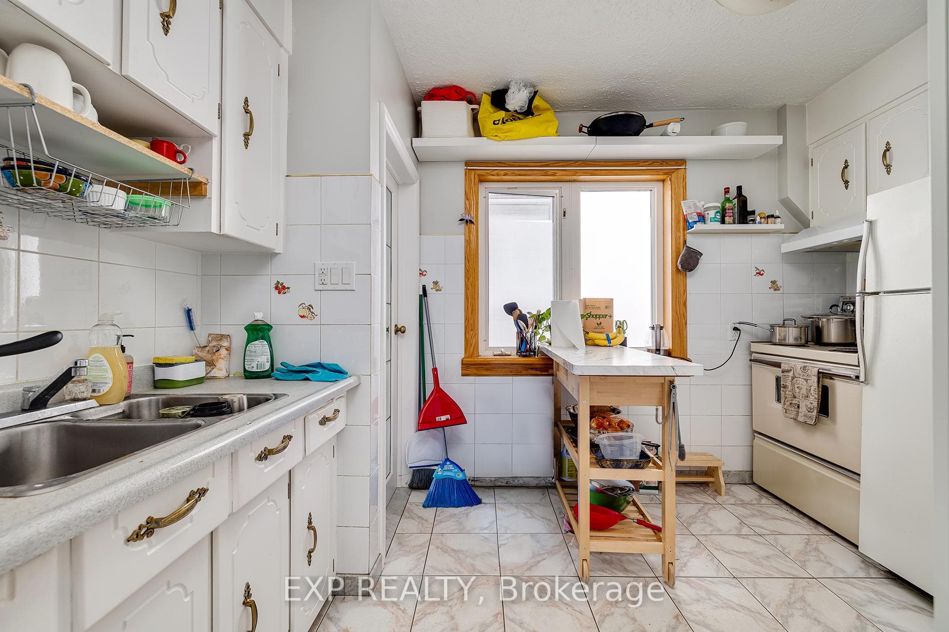 284 Melrose Street photo 14