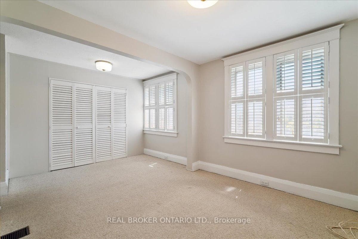 134 Moore Avenue photo 14