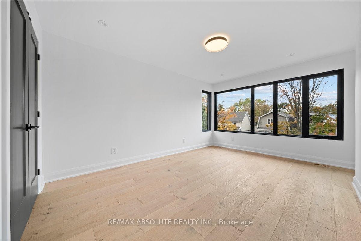 515 ROOSEVELT Avenue photo 18