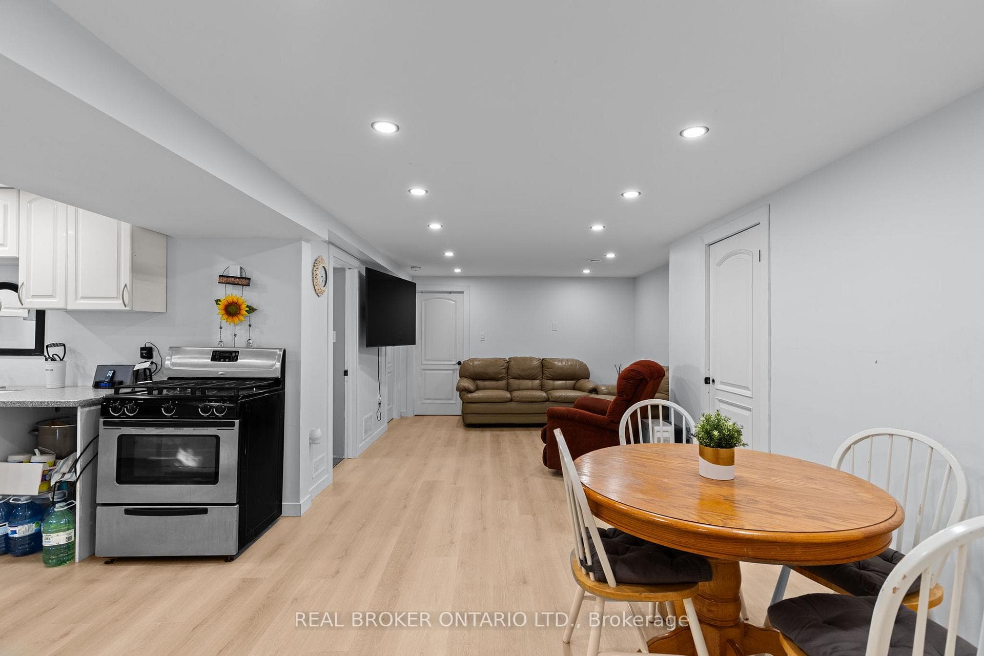 12 Olive Drive photo 16
