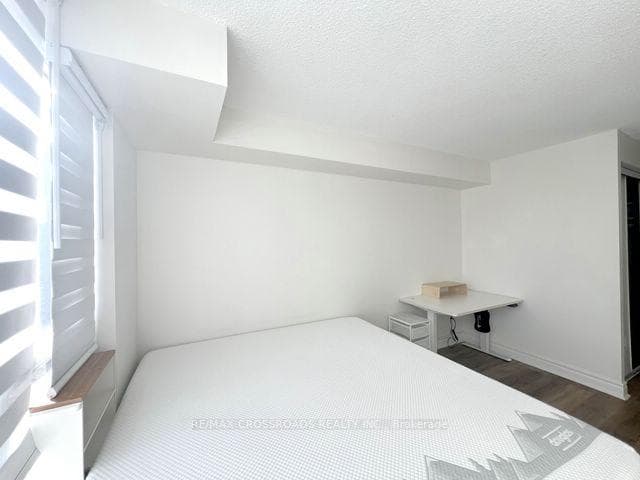 24 Wellesley Street Unit 1412 photo 14