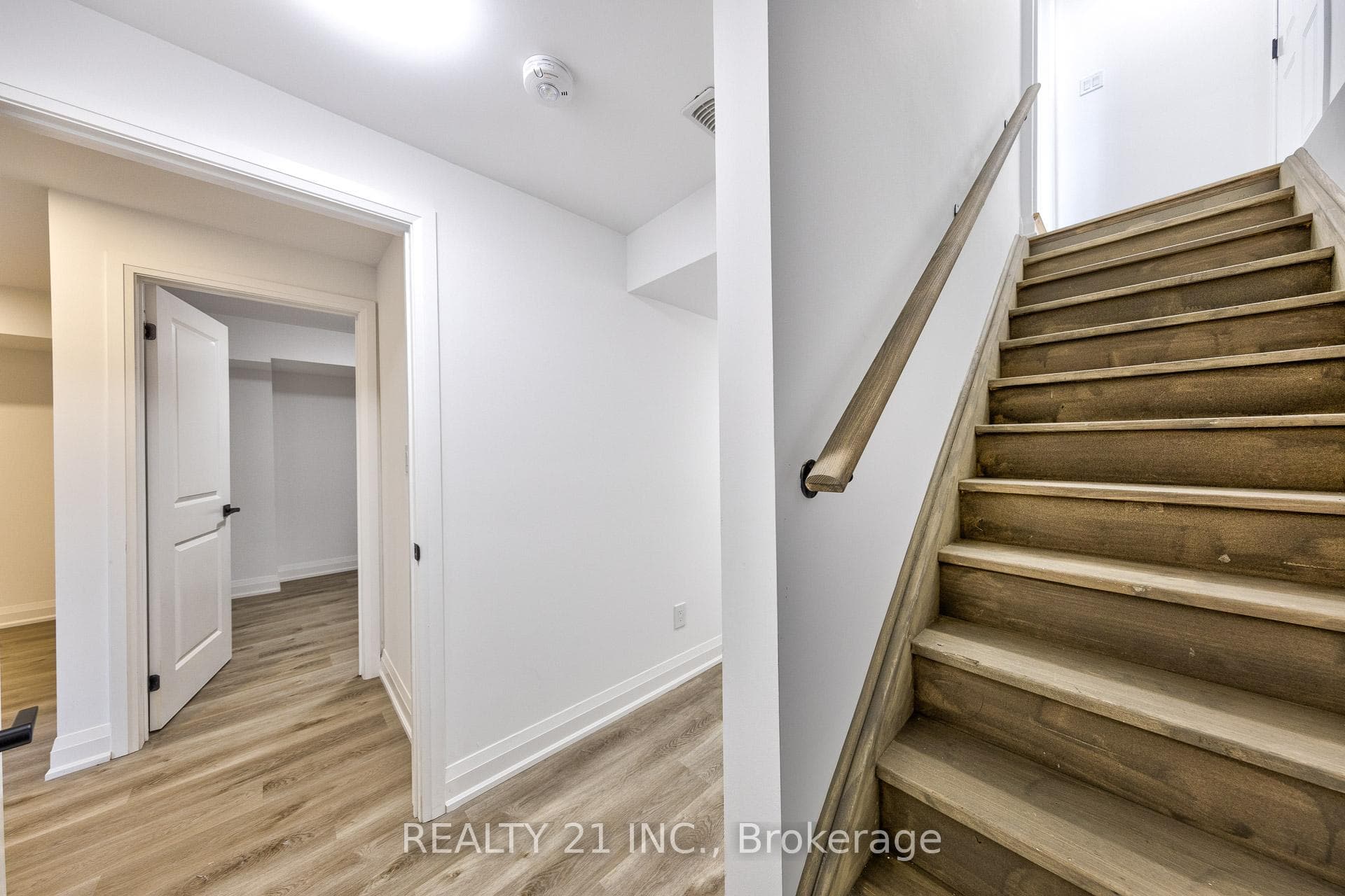 91 Chelliah Court photo 29