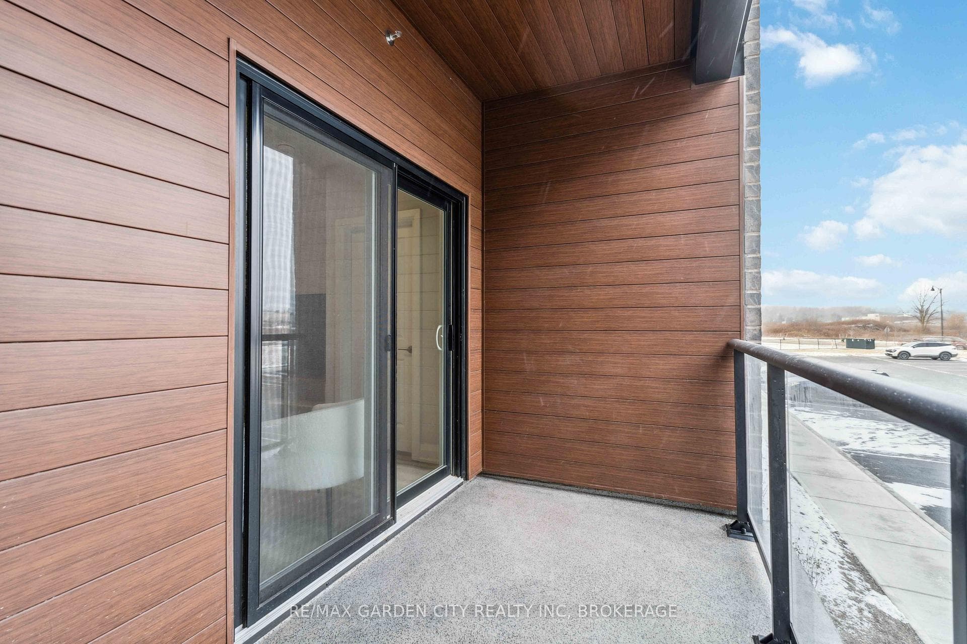 118 SUMMERSIDES Boulevard Unit 116 photo 37