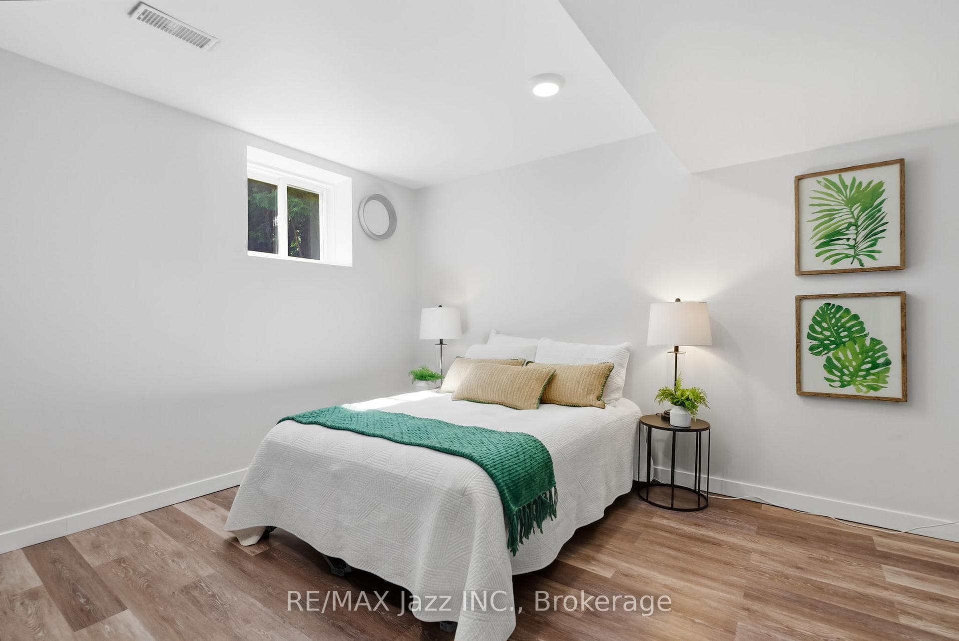 555 Cobblehill Drive photo 36