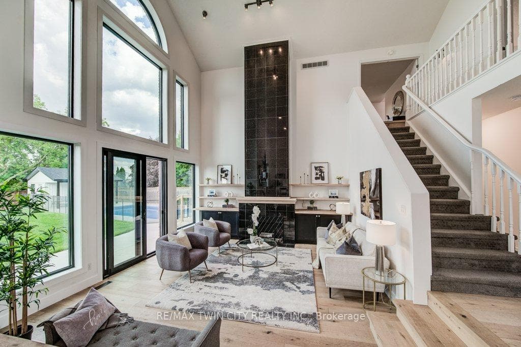 60 Longhurst Crescent photo 14