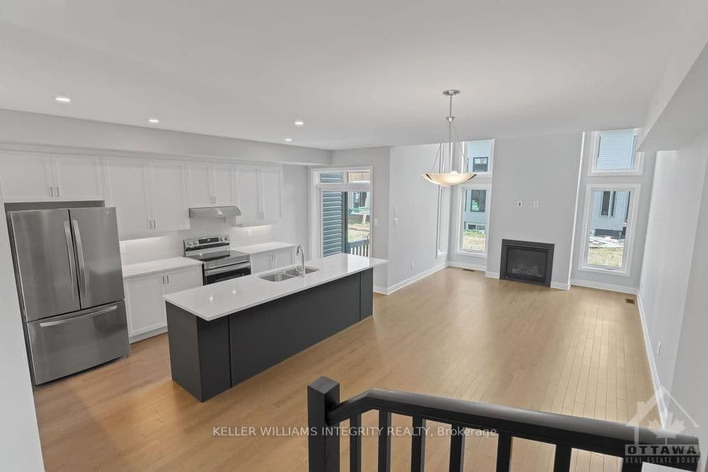 127 BRISTOL Crescent photo 12