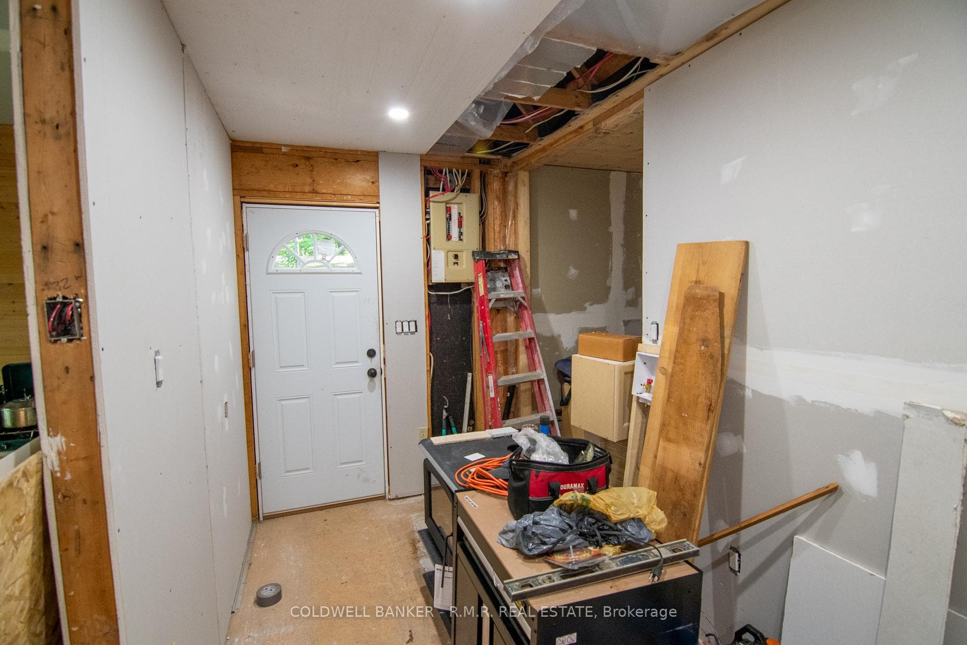 1046 Argillette Road photo 3