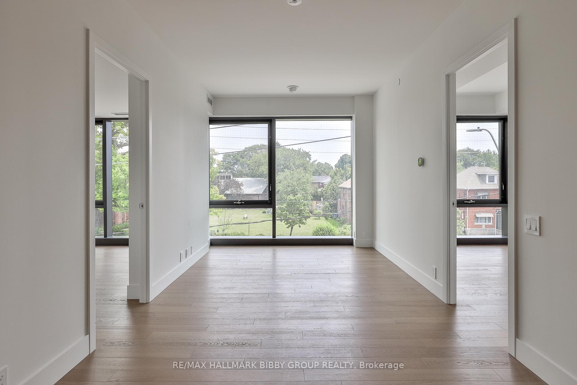 1414 Bayview Avenue Unit 212 photo 2