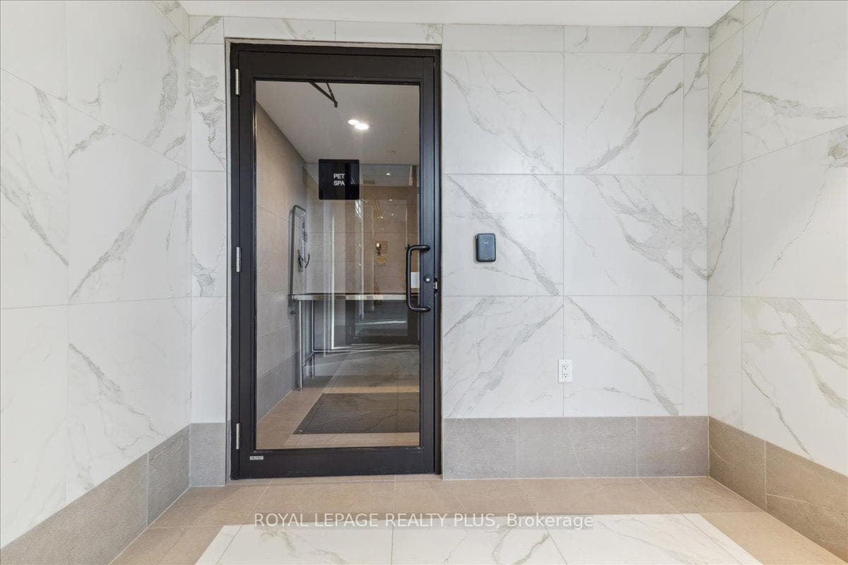 1415 Dundas Street Unit 1202 photo 36