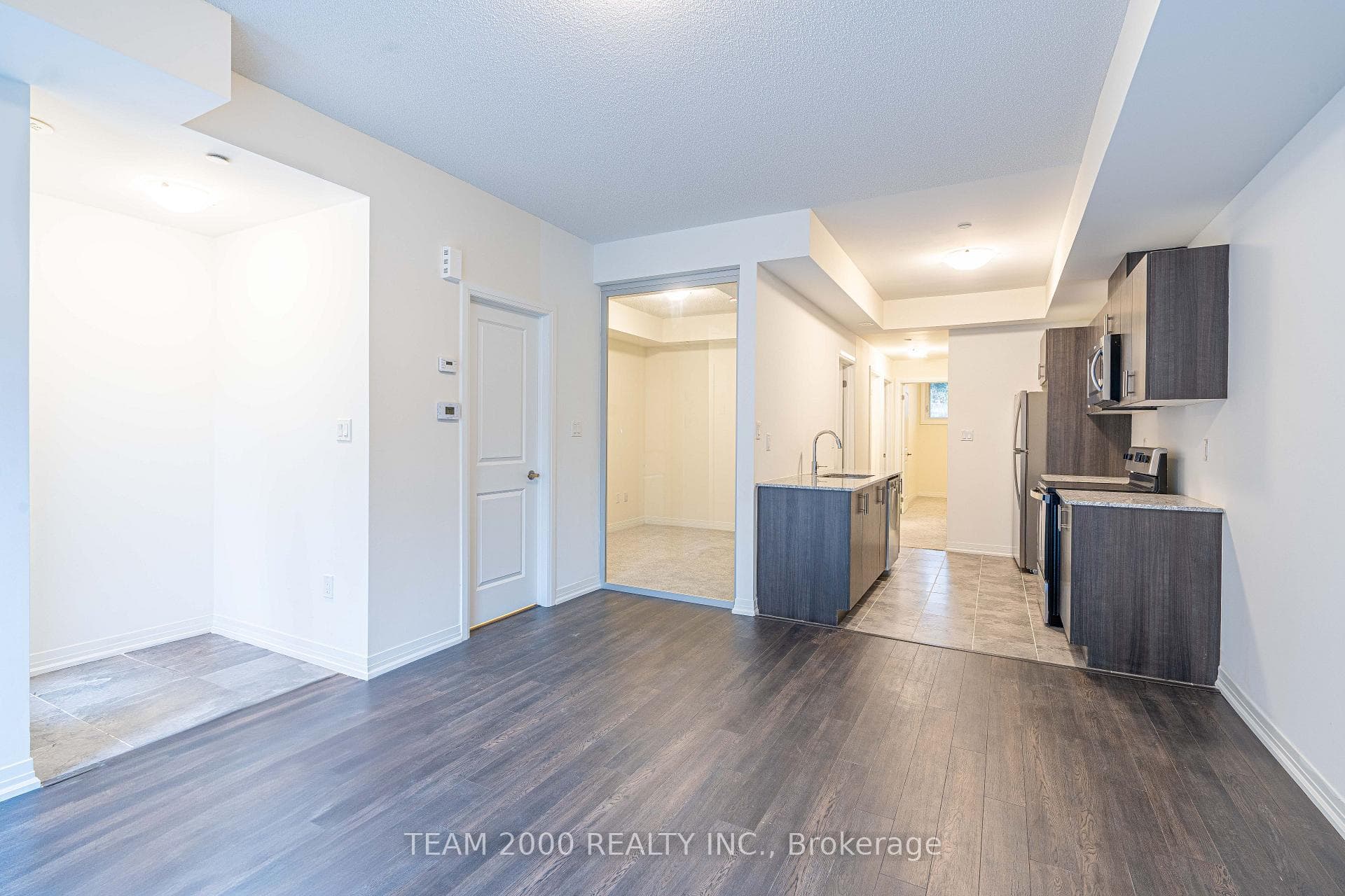 145 Tapscott Road Unit 17 photo 4