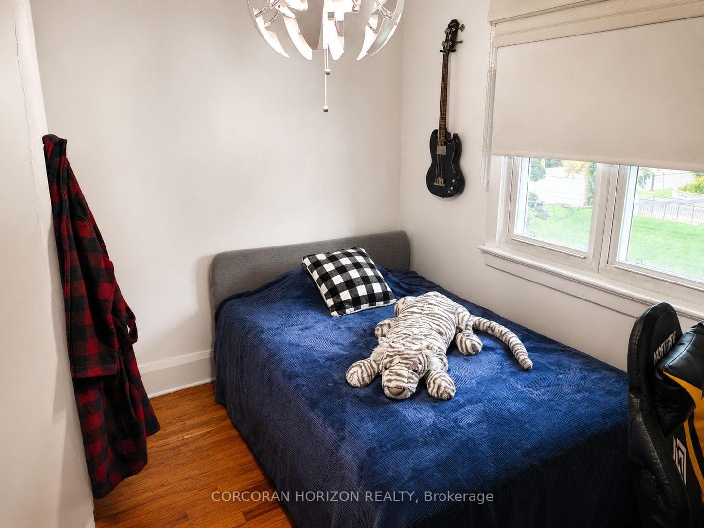 77 Montgomery Avenue photo 28