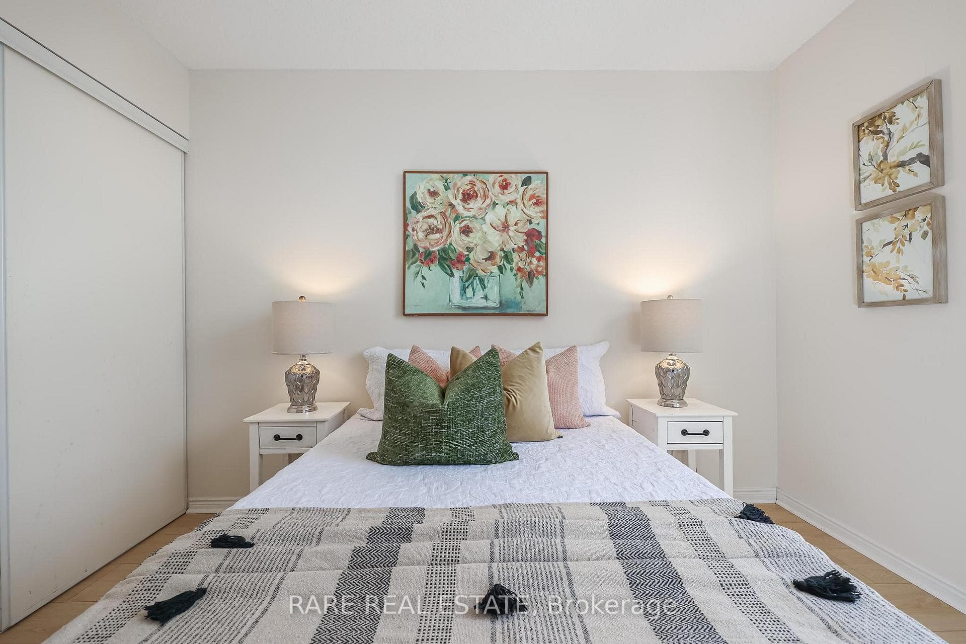 135 Hillcrest Avenue Unit 812 photo 13