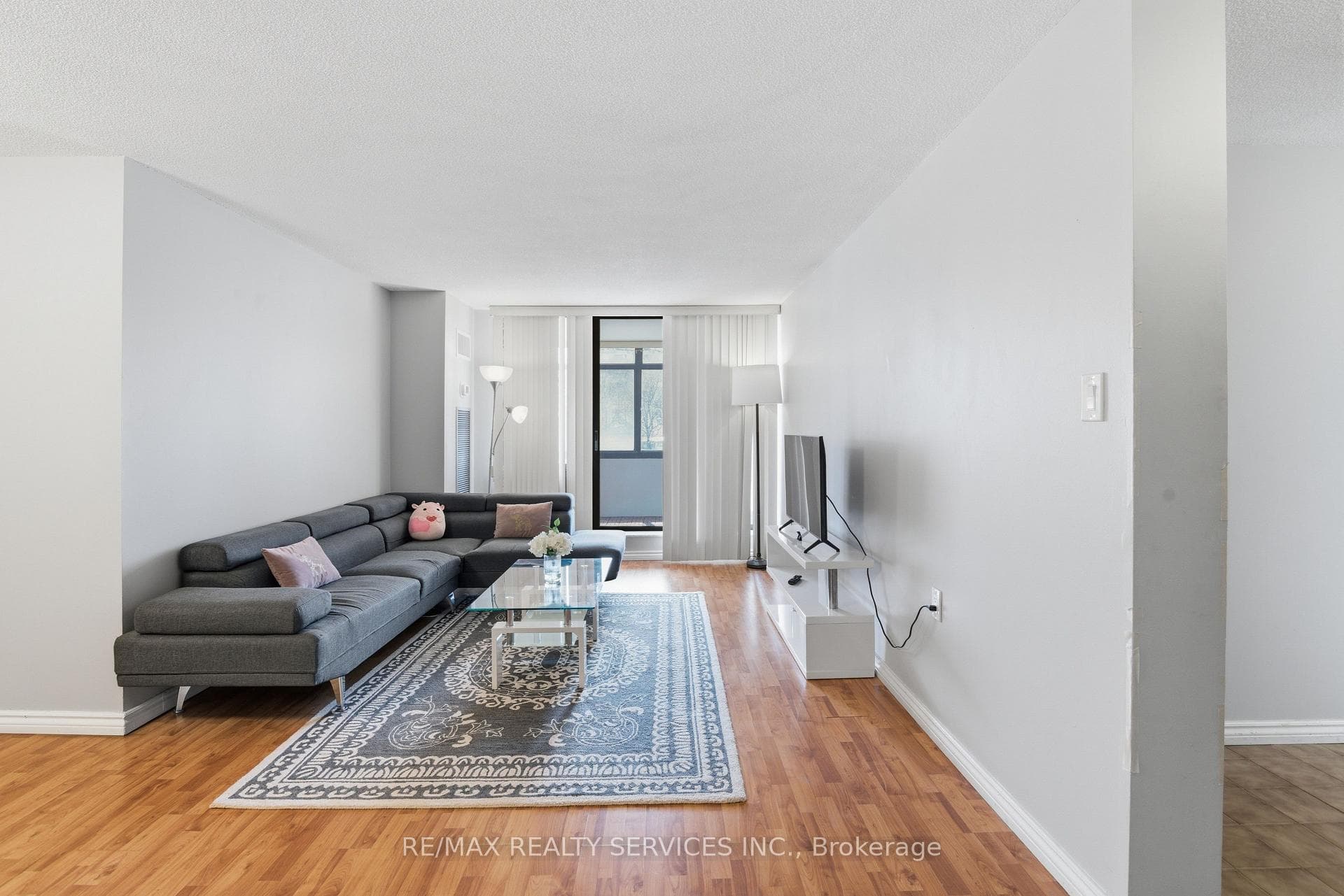 18 Knightsbridge Road Unit 304 photo 11