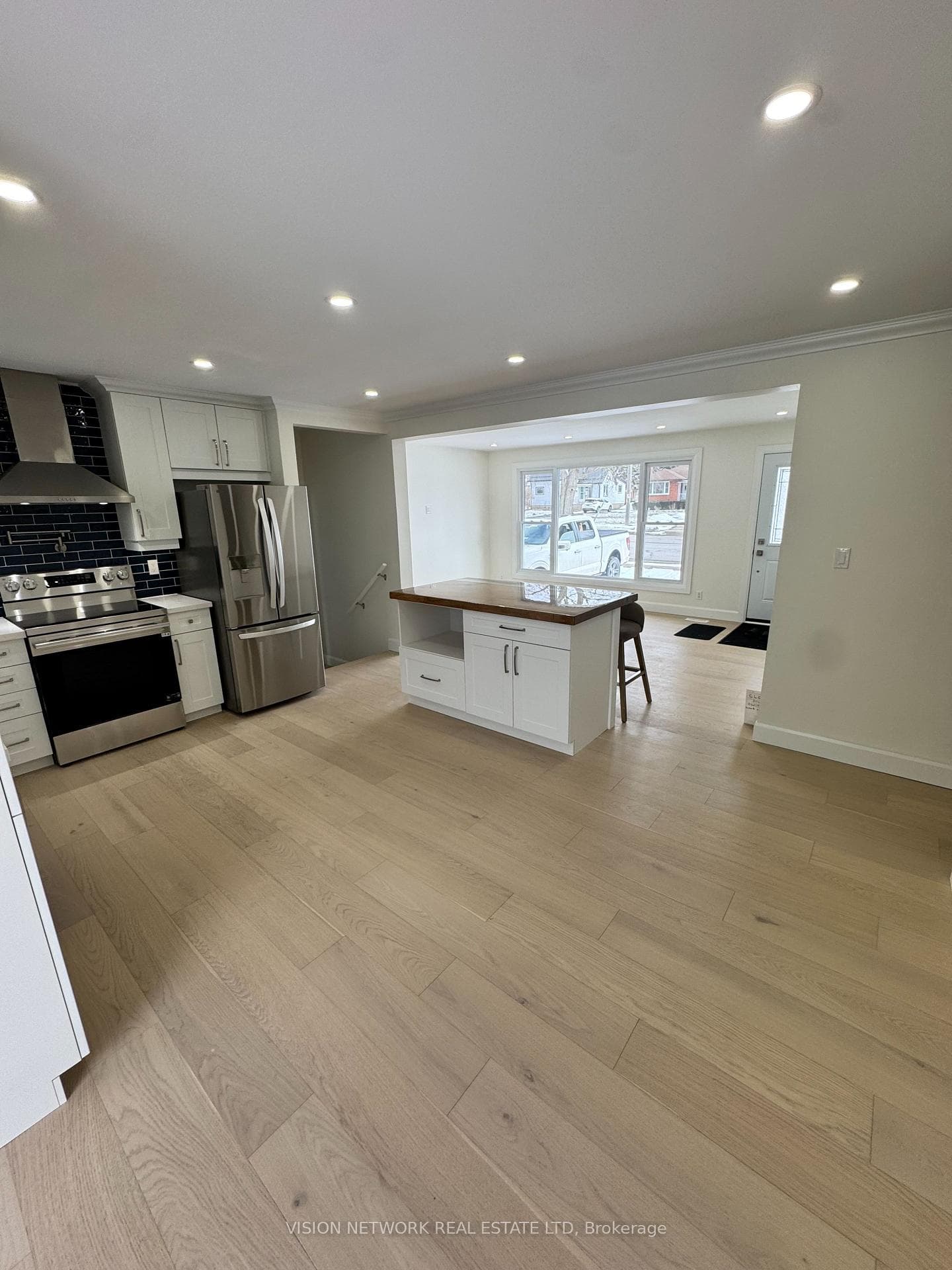 76 1/2 Fairview Avenue photo 7