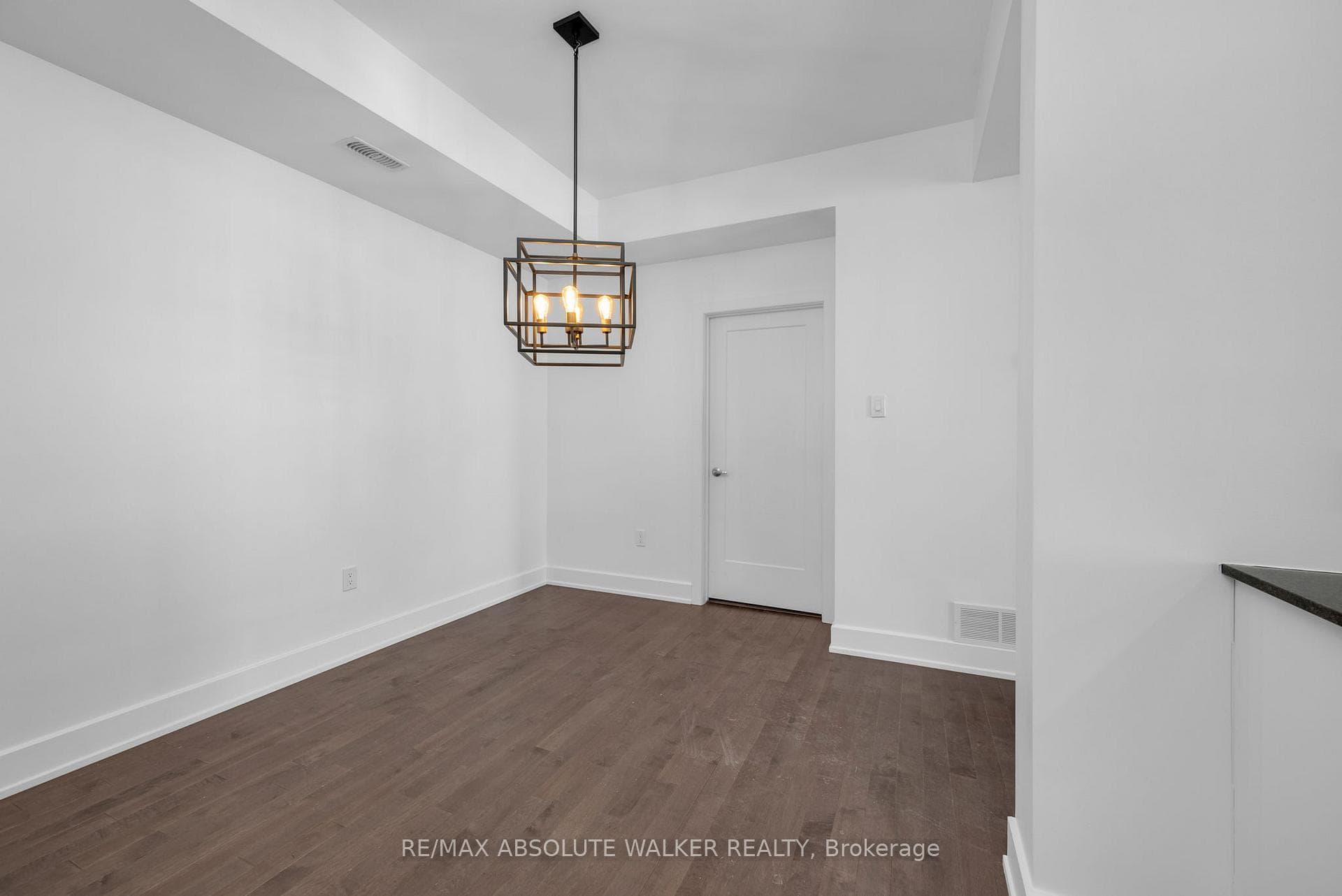 305 Elizabeth Cosgrove Private Unit 101 photo 19