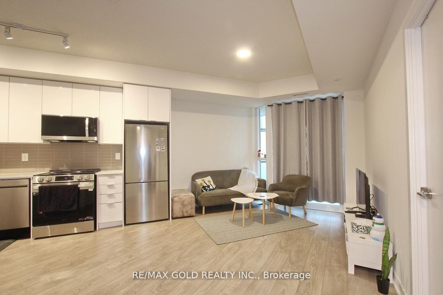 225 Malta Avenue Unit 1401 photo 10