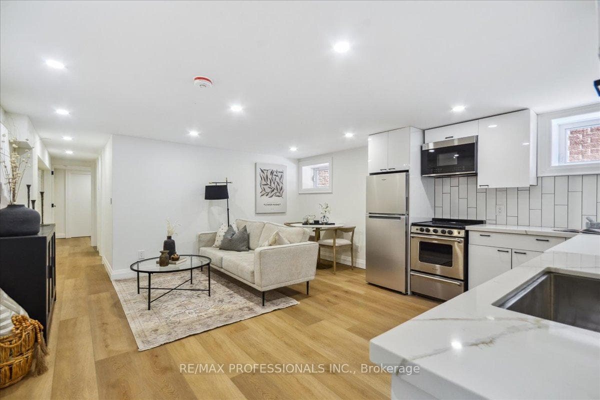 134 Argyle Street Unit Lower photo 1