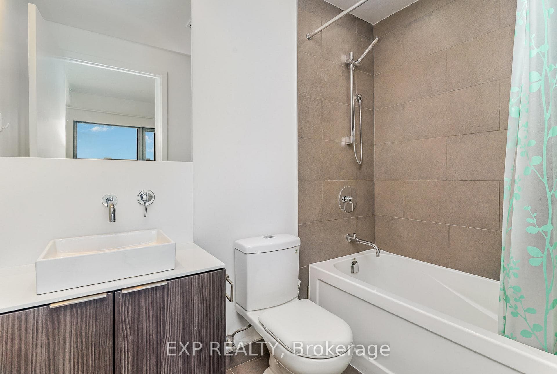 159 Dundas Street Unit 3307 photo 11