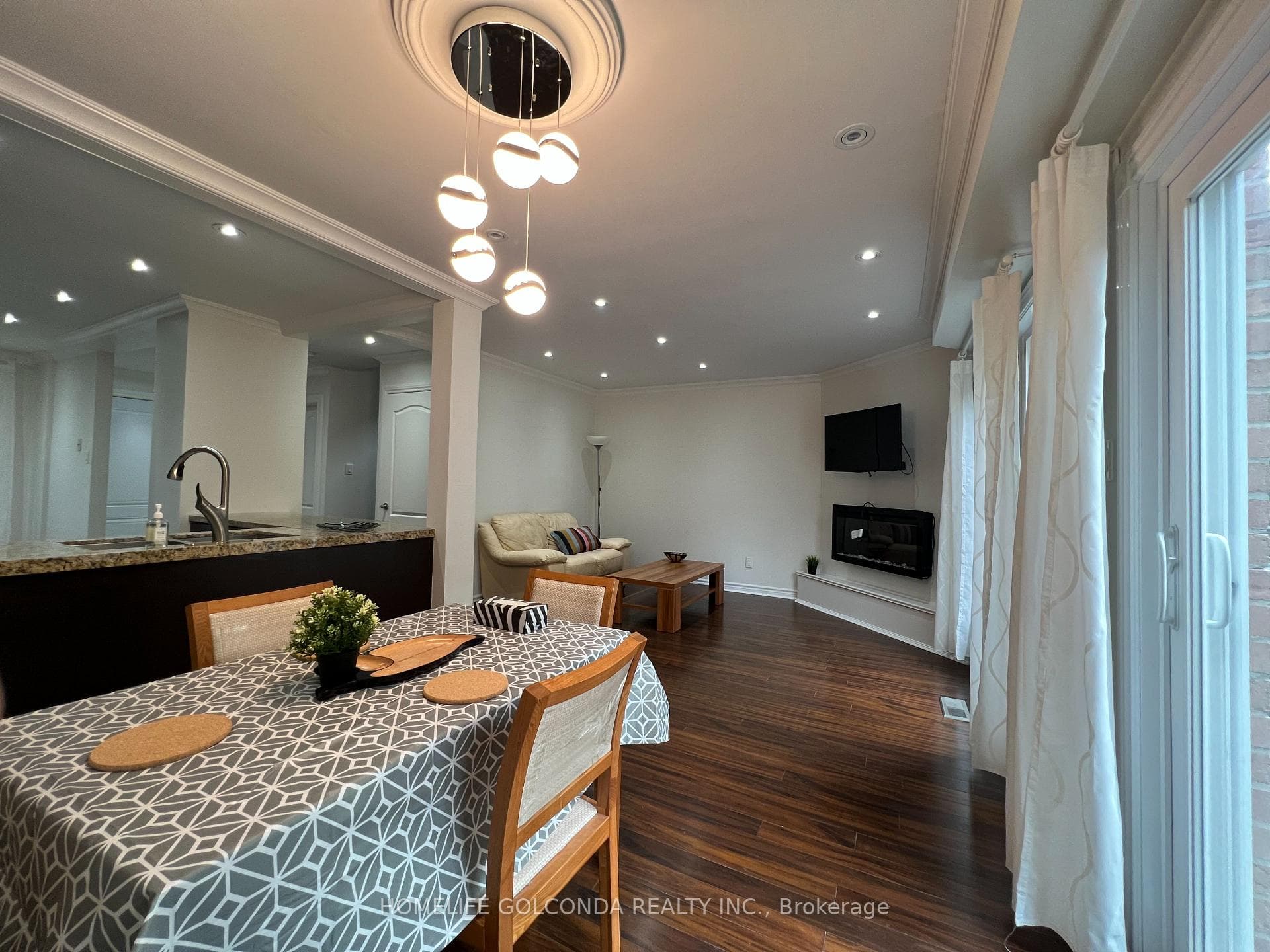 172 Stephenson Crescent photo 7