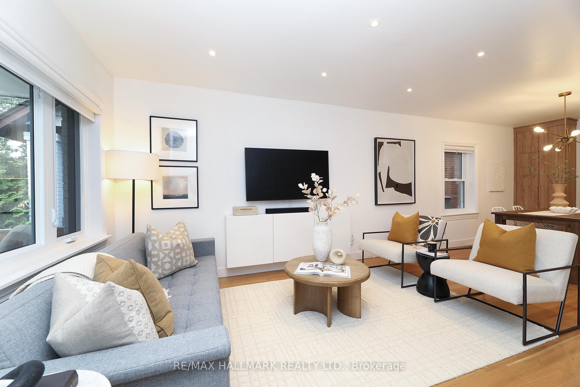 339 Scarborough Road photo 2