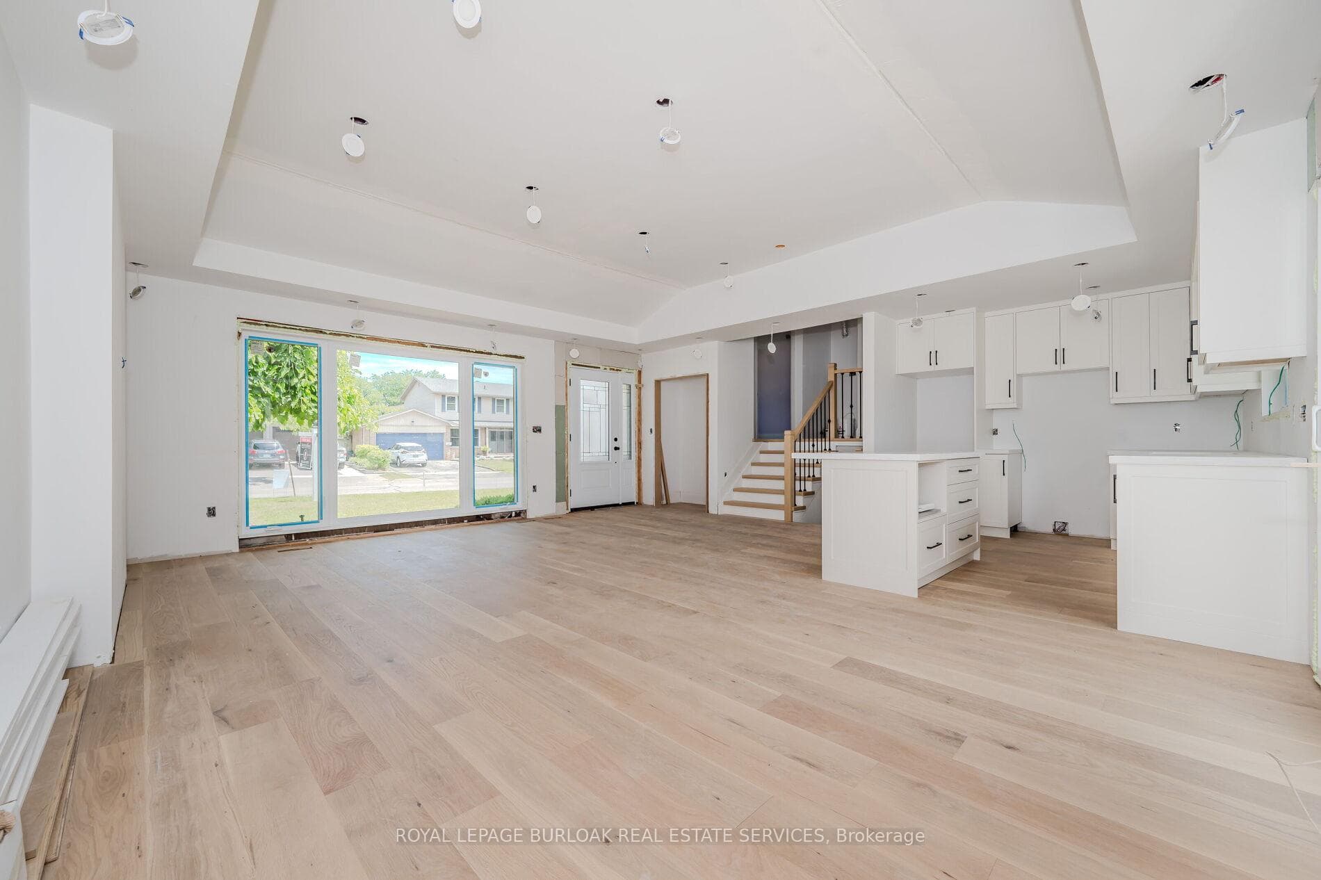 640 Dynes Road photo 11