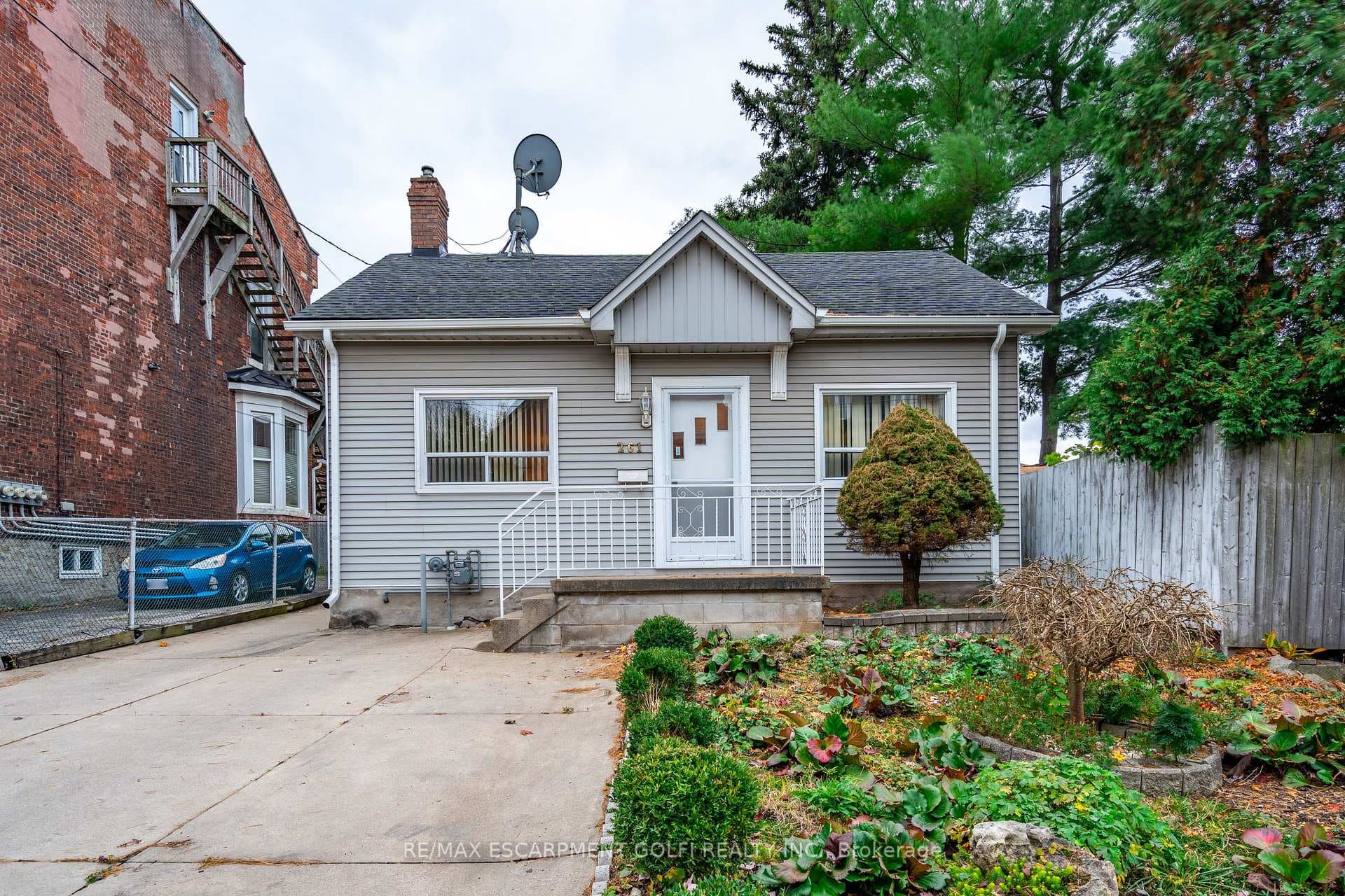 261 Jackson Street photo 1
