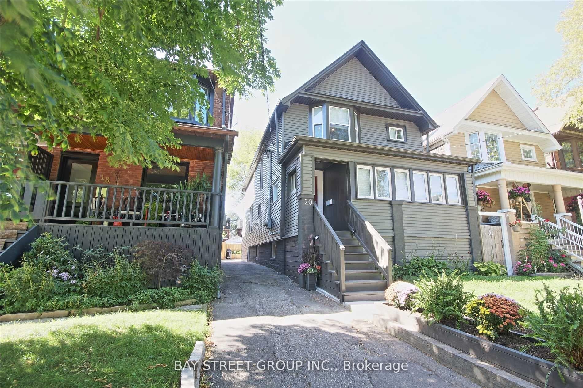 20 Herbert Avenue Unit Upper photo 1