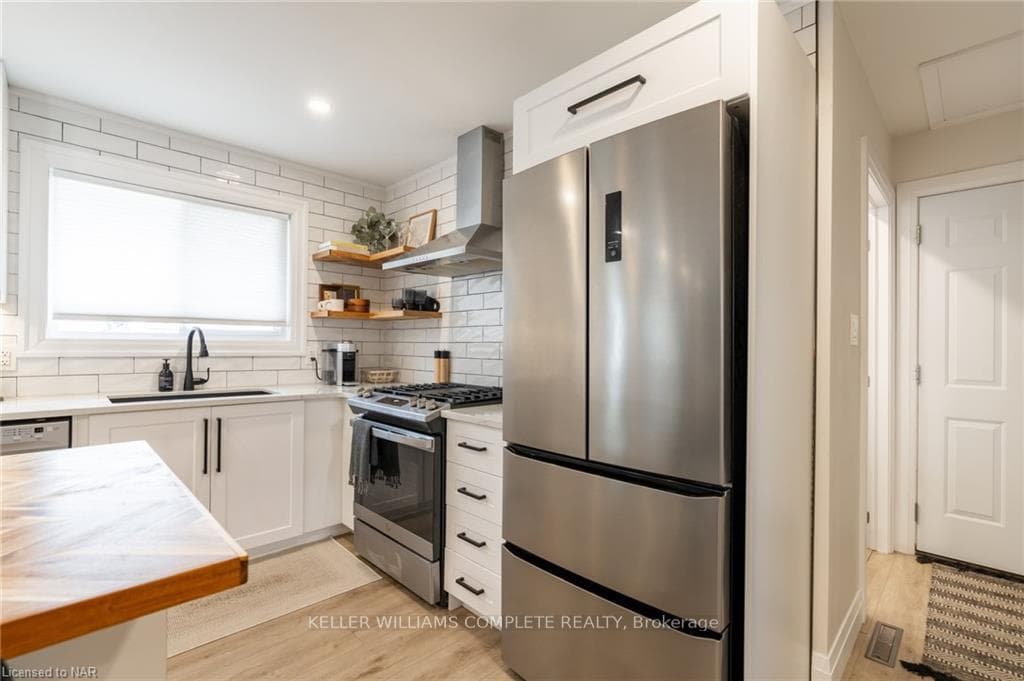 328 Dufferin Street photo 13