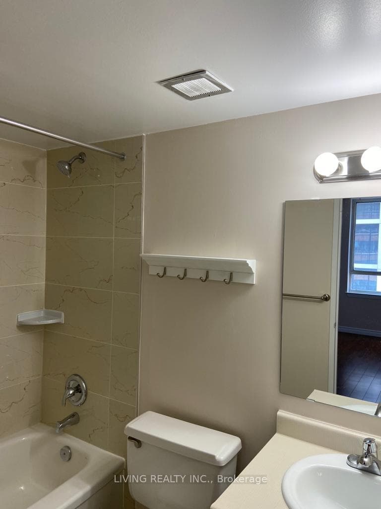 633 Bay Street Unit 1704 photo 36