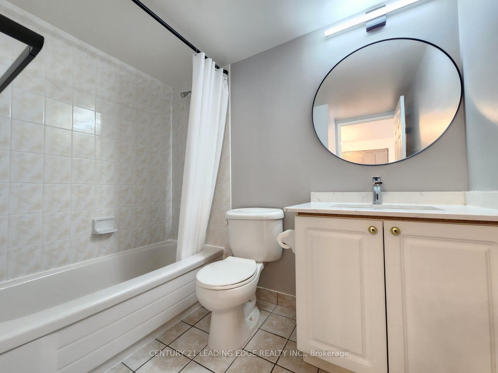 18 Parkview Avenue Unit 807 photo 17