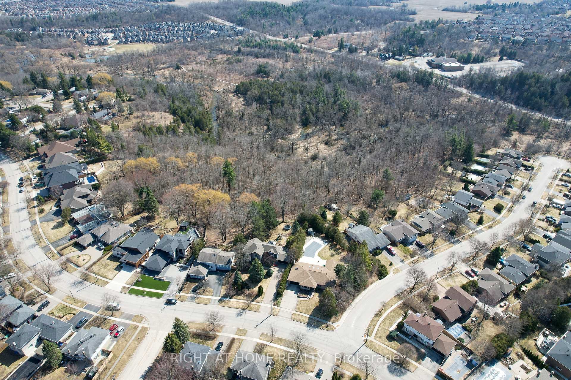 109 Rexway Drive photo 40