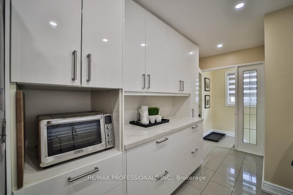 32 Oakridge Drive photo 14