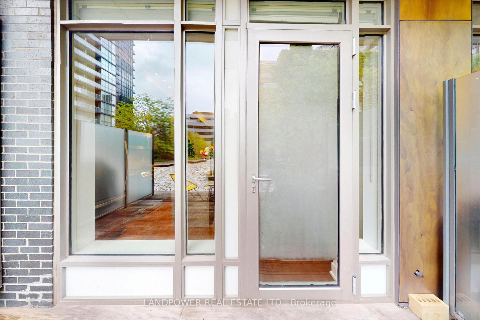 88 Sheppard Avenue Unit TH 5 photo 5