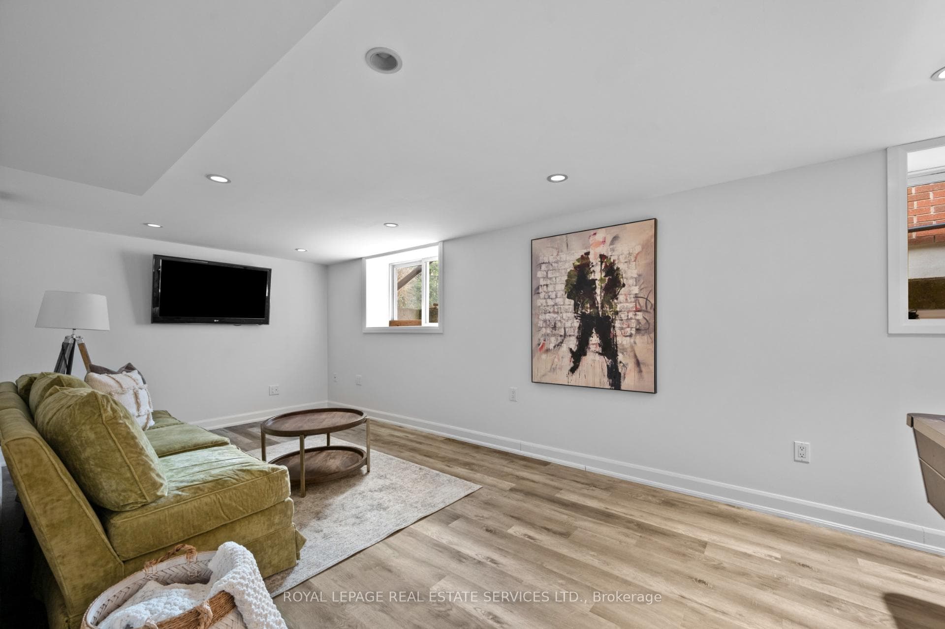 49 Meadowvale Drive photo 25