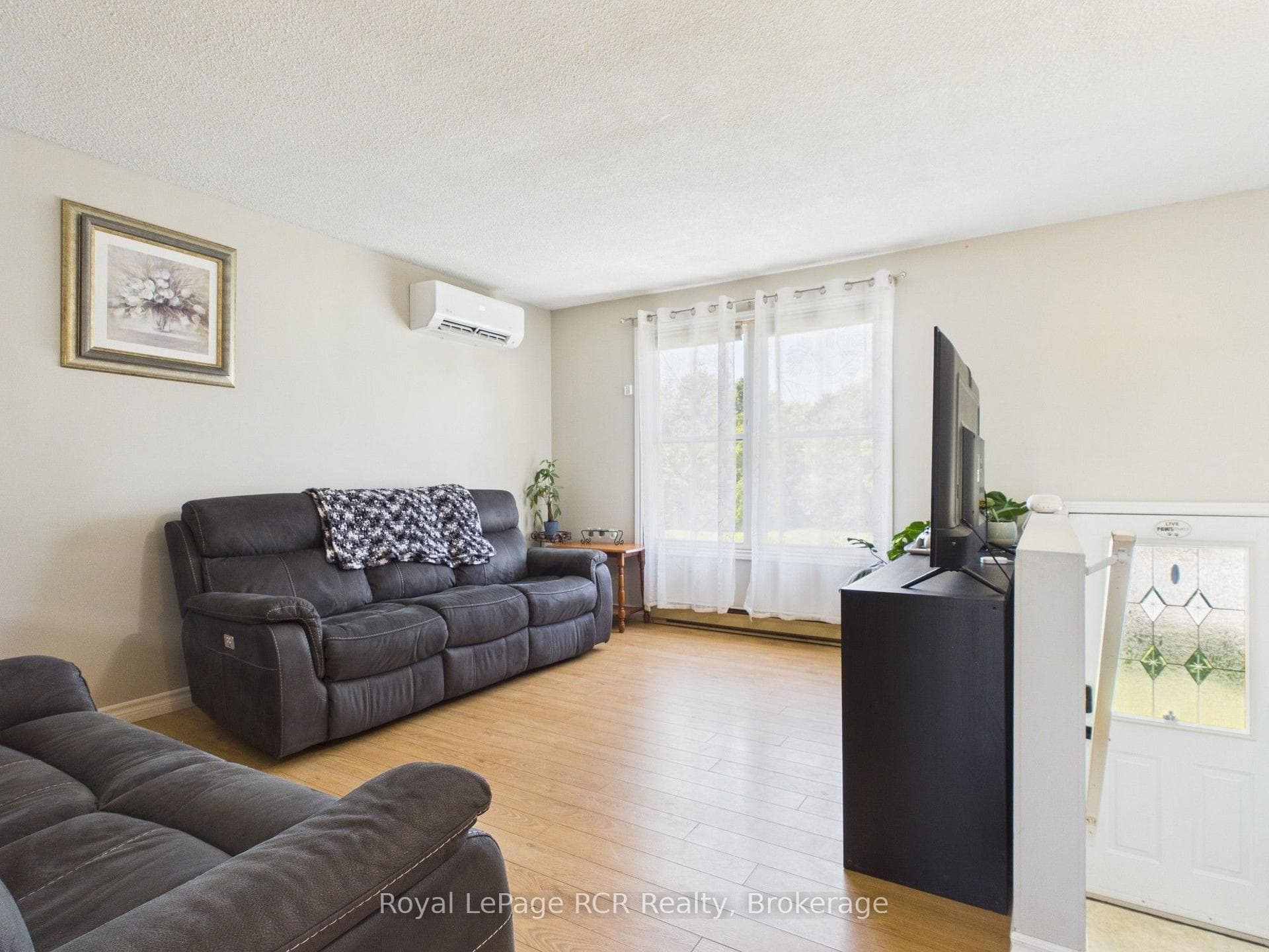 892 Brownell Drive photo 5