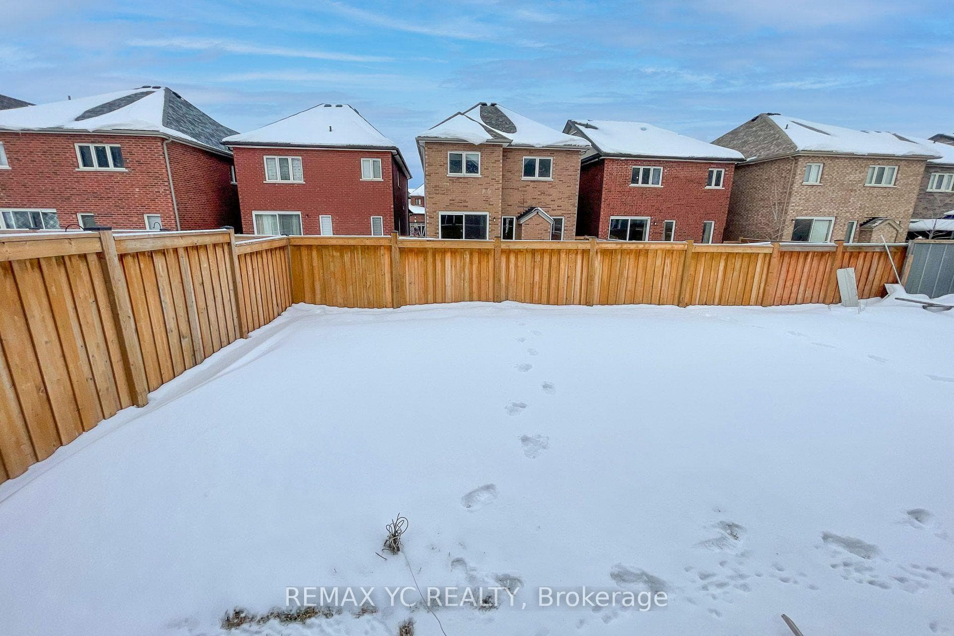 56 Walker Boulevard photo 40