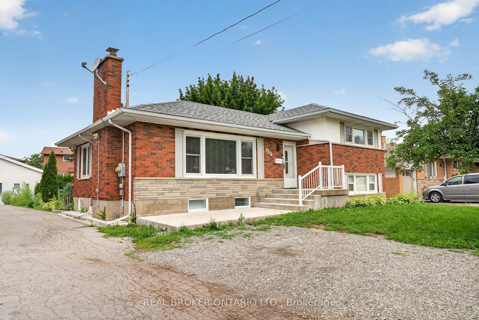 115 Green Road photo 1