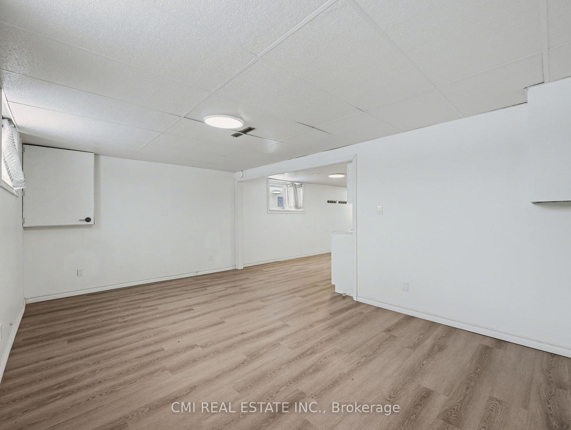 4306 East Avenue photo 25