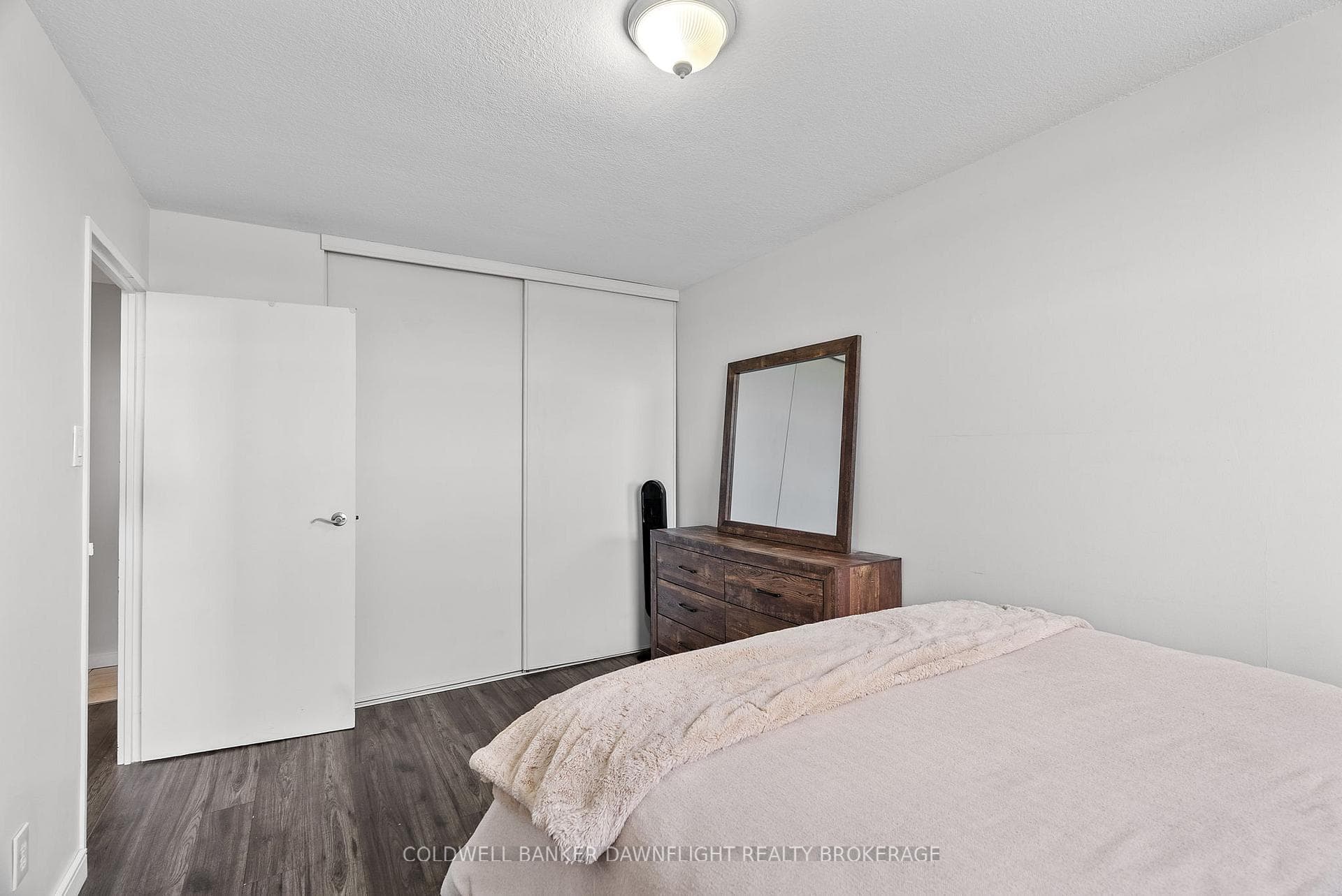 1105 Jalna Boulevard Unit 1103 photo 19