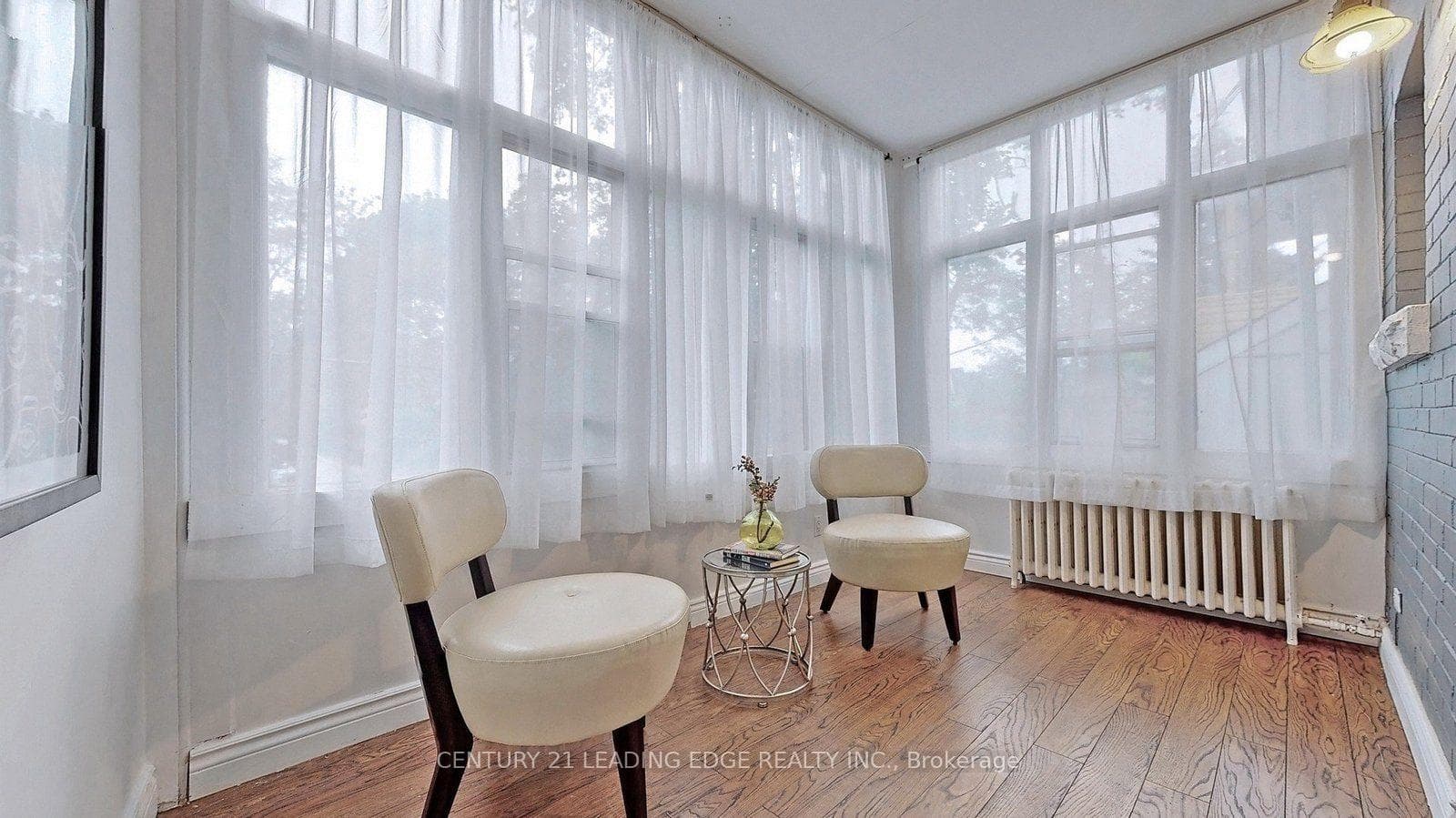 233 BORDEN Street Unit UPPER LEVEL photo 4