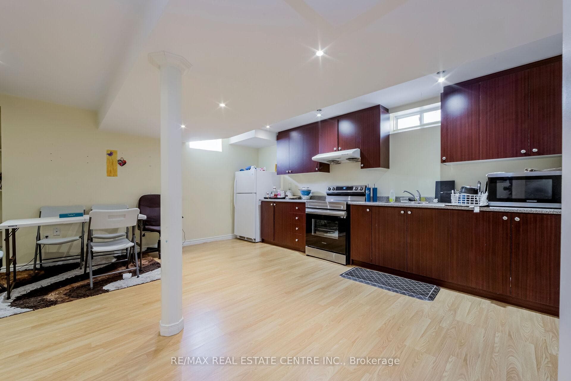 73 Pantomine Boulevard photo 36