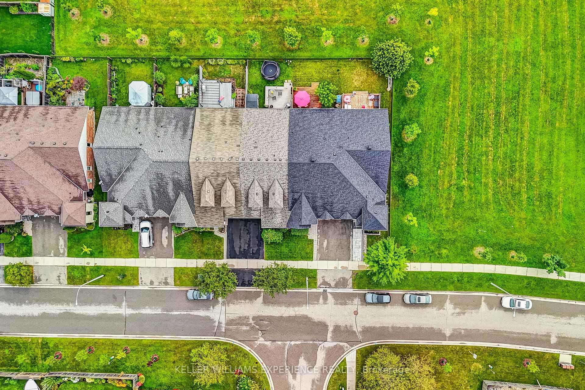 59 Cowan Avenue photo 34