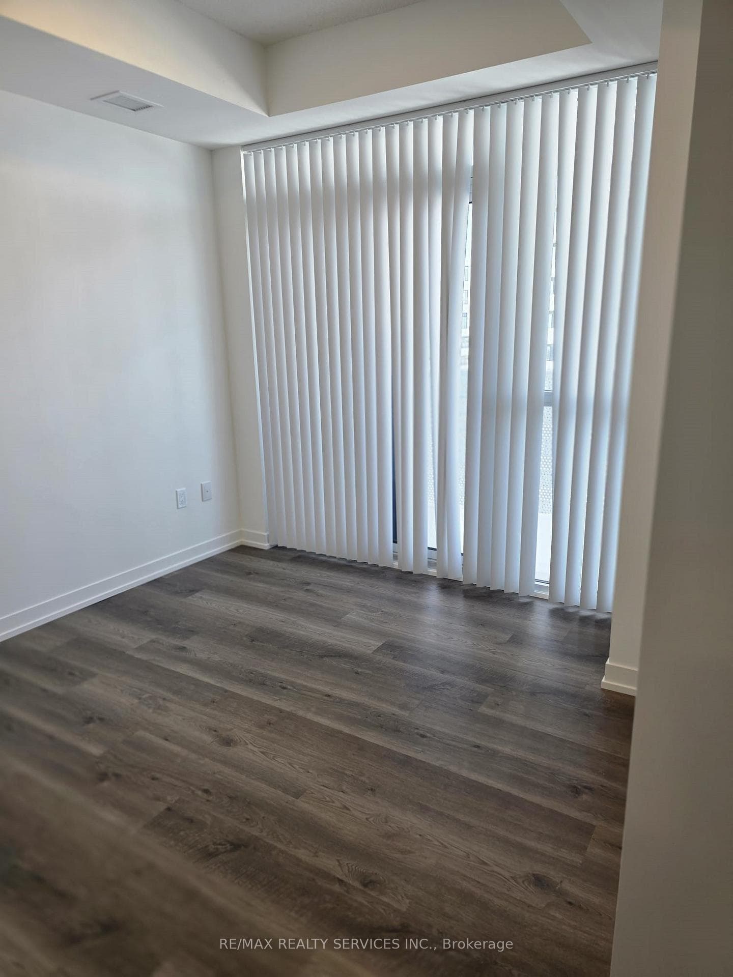 8 Interchange Way Unit 5102 photo 8