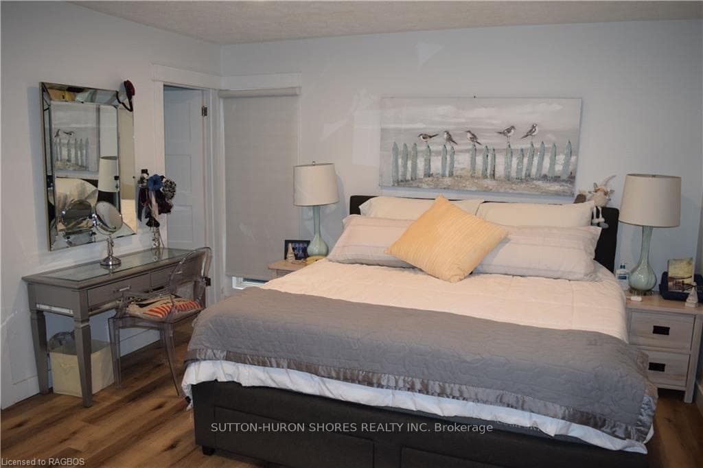 230 TYENDINAGA Drive photo 23
