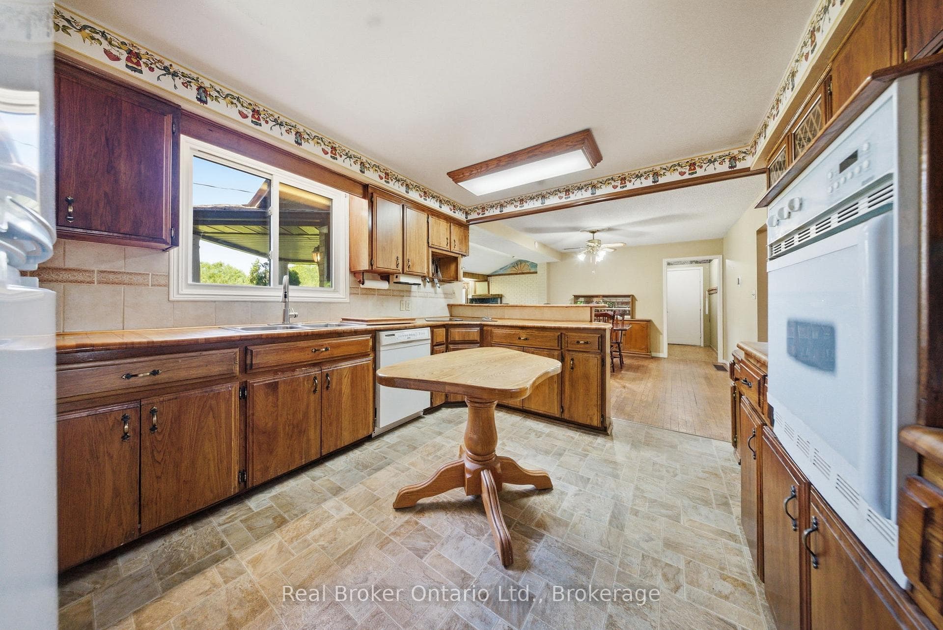 800 Tremaine Avenue photo 13
