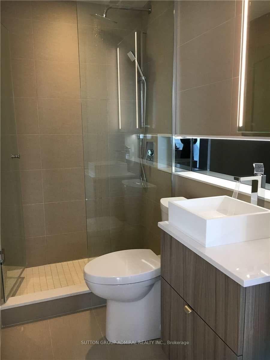 215 Queen Street Unit 912 photo 5
