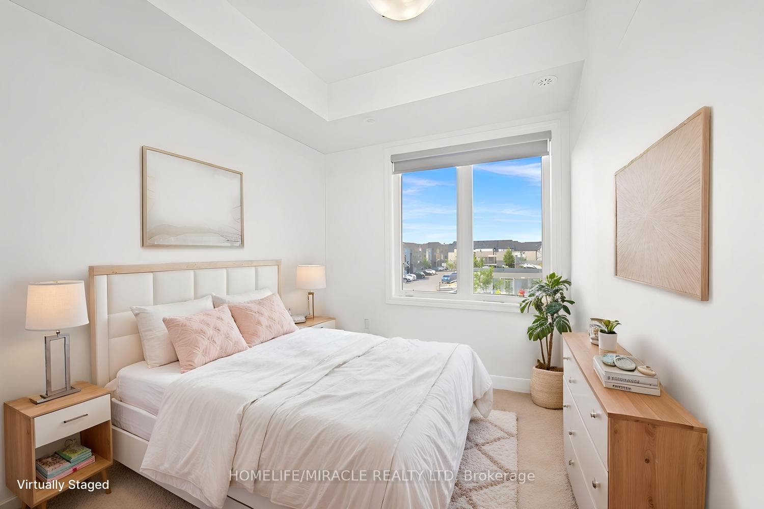 415 Dougall Avenue photo 19
