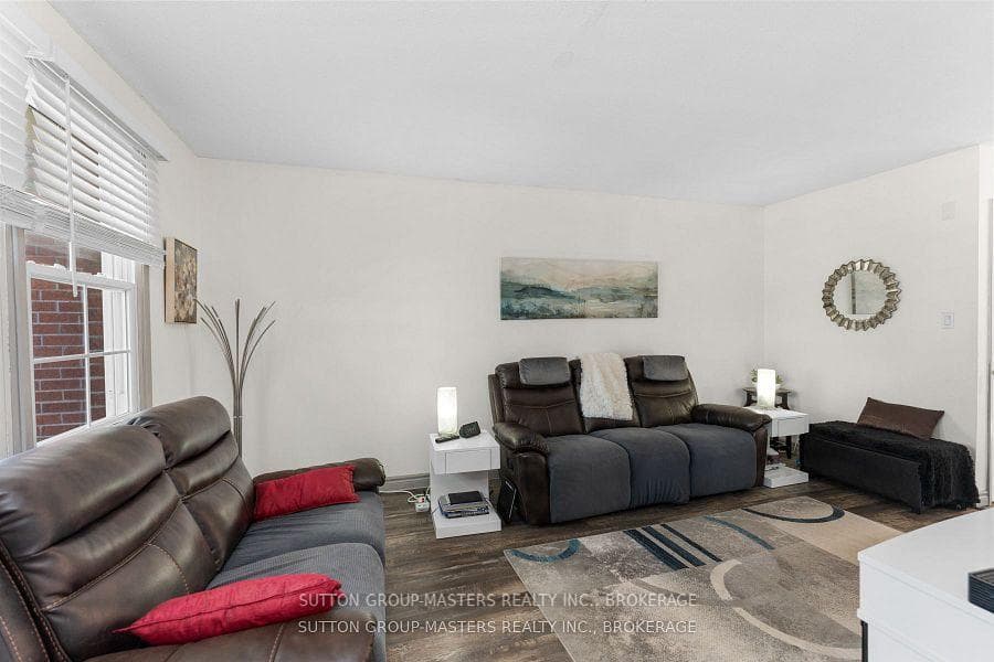 19 MacPherson Avenue Unit 28 photo 10