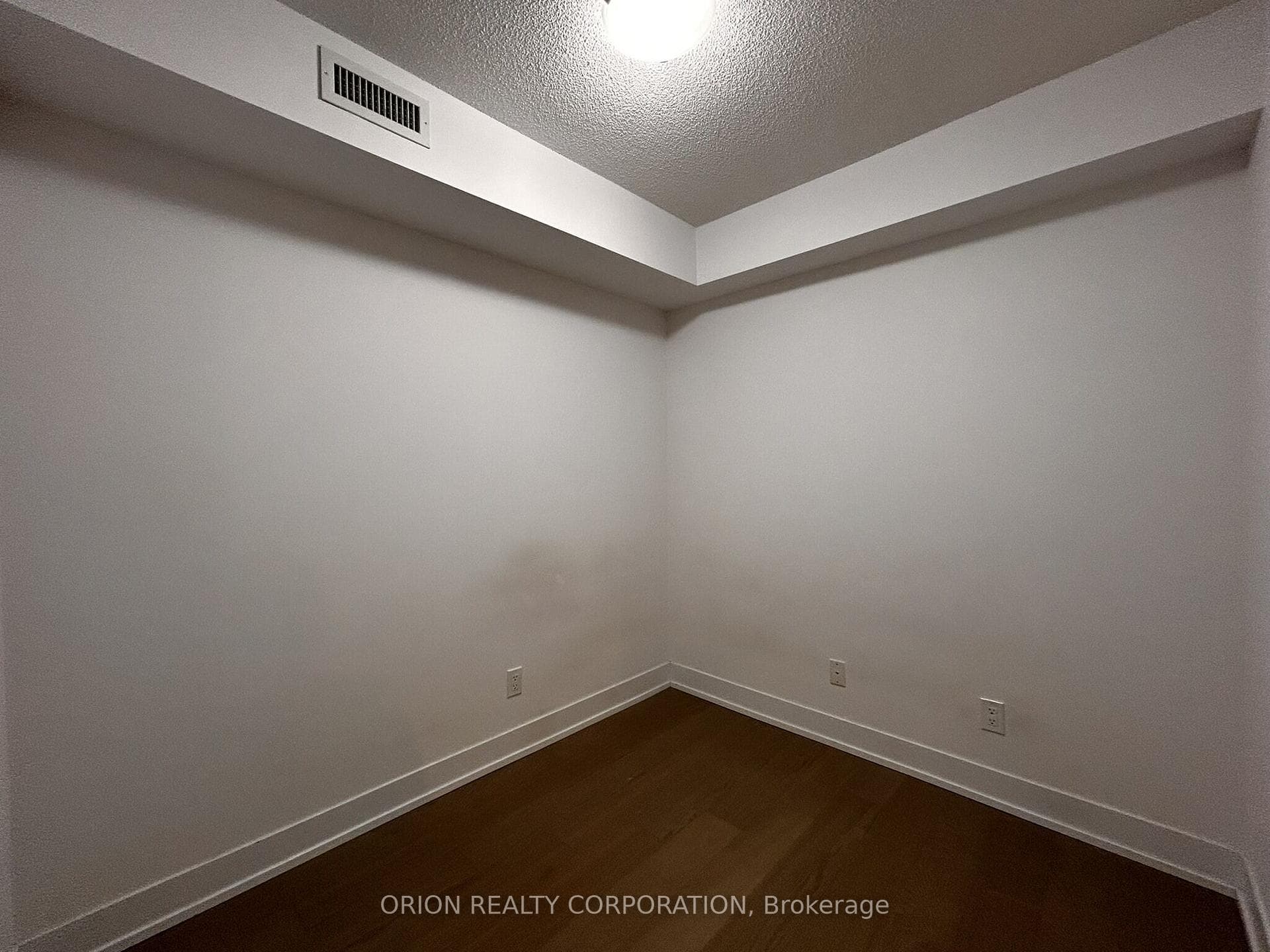 7 Kenaston Gardens Unit 819 photo 17